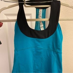 Lululemon tank with build in bra